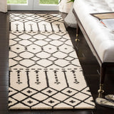 Safavieh Himalaya 2'-3" x 10'-0" Rug in Ivory / Black