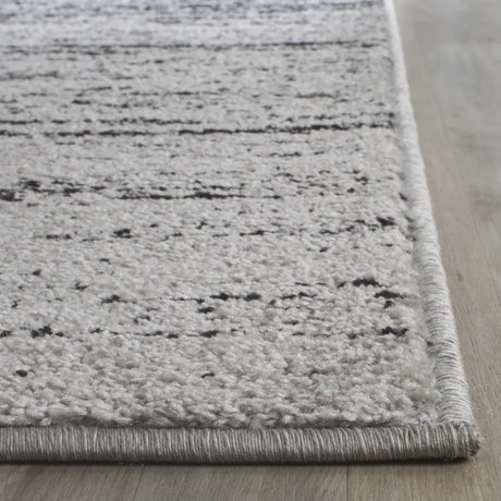 Safavieh Adirondack 2'-6" x 8'-0" Rug in Silver / Black