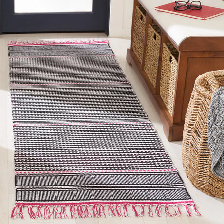 Safavieh Montauk 2'-3" x 7'-0" Rug in Pink / Multi