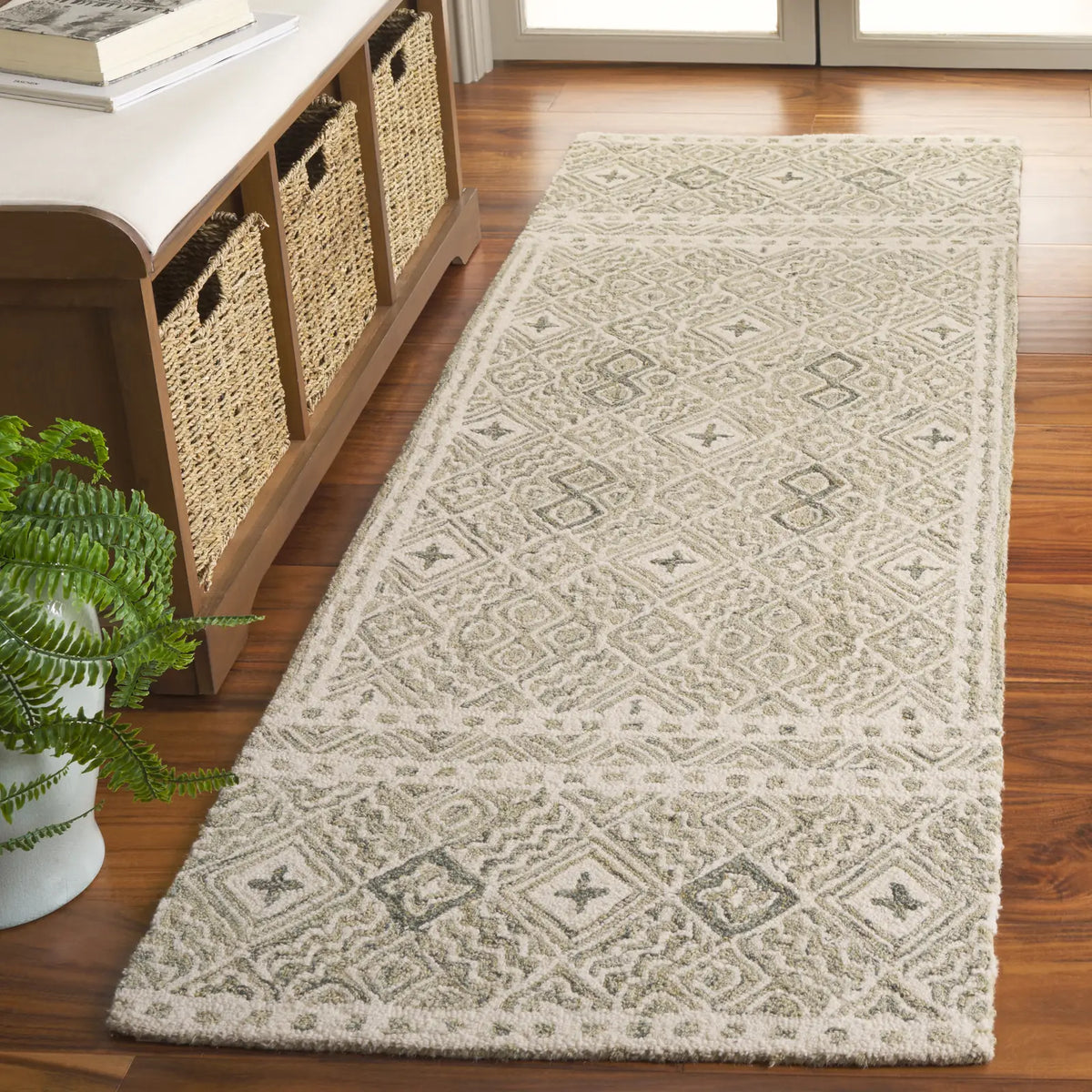Safavieh Micro-Loop 2'-3" x 7'-0" Rug in Silver / Ivory