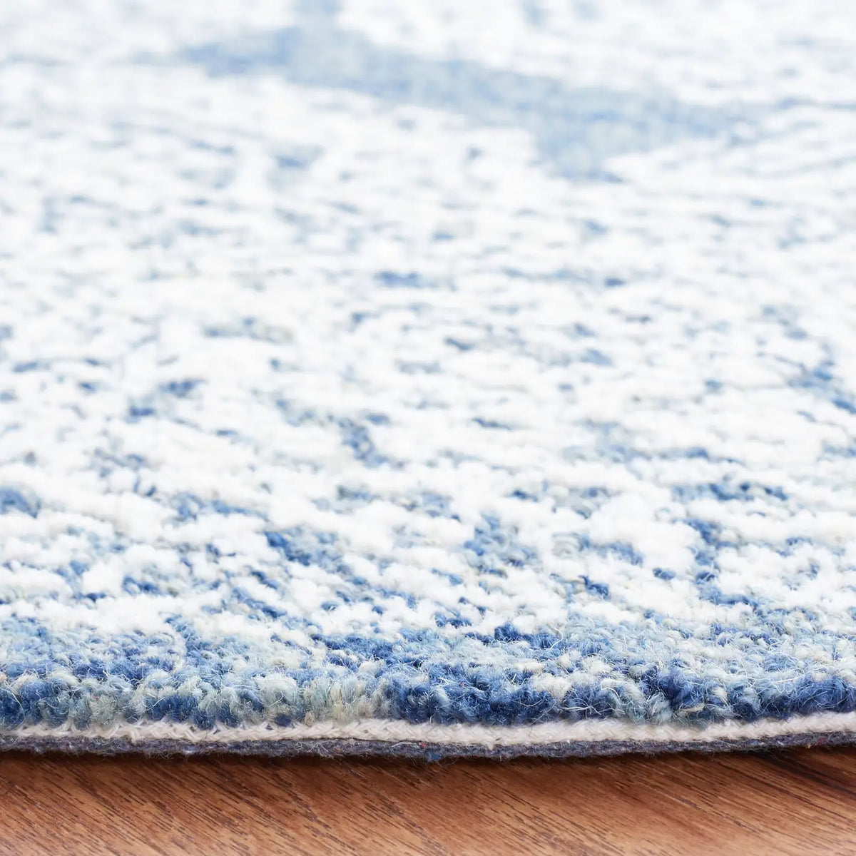 Safavieh Metro 6'-0" x 6'-0" Rug in Natural / Blue