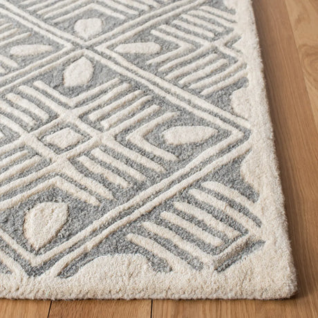 Safavieh Micro-Loop 8'-0" x 10'-0" Rug in Grey / Ivory