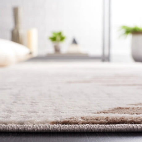 Safavieh Palma 4'-0" x 6'-0" Rug in Beige / Light Grey