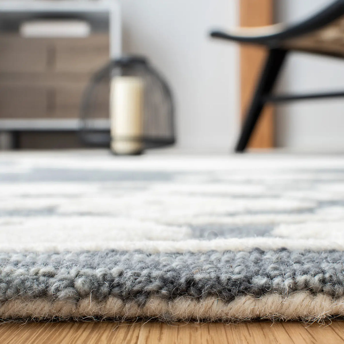 Safavieh Aspen 4'-0" x 6'-0" Rug in Dark Grey / Ivory