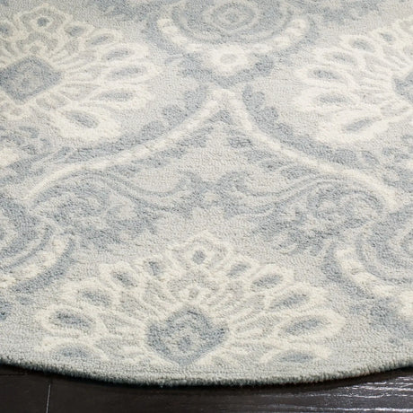 Safavieh Blossom 6'-0" x 6'-0" Rug in Light Grey / Ivory