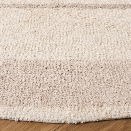 Safavieh Easy Care 6'-0" x 6'-0" Rug in Ivory / Beige