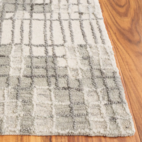 Safavieh Abstract 4'-0" x 6'-0" Rug in Ivory / Dark Grey