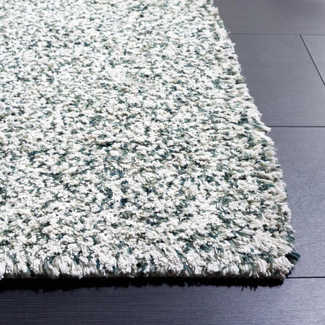Safavieh Berber 4'-0" x 6'-0" Rug in Ivory / Green