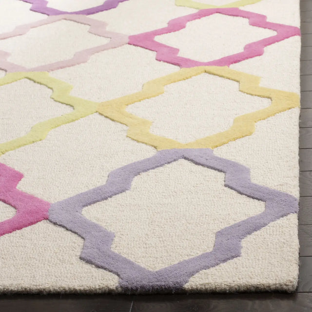 Safavieh Safavieh Kids 4'-0" x 6'-0" Rug in Ivory / Multi