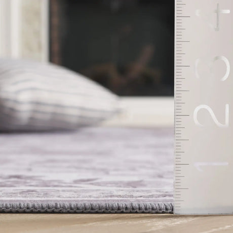 Safavieh Tucson 4'-0" x 6'-0" Rug in Light Grey / Grey