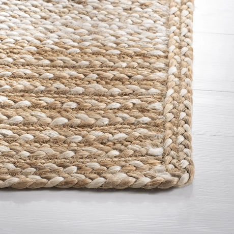 Safavieh Natural Fiber 4'-0" x 6'-0" Rug in Natural / Ivory