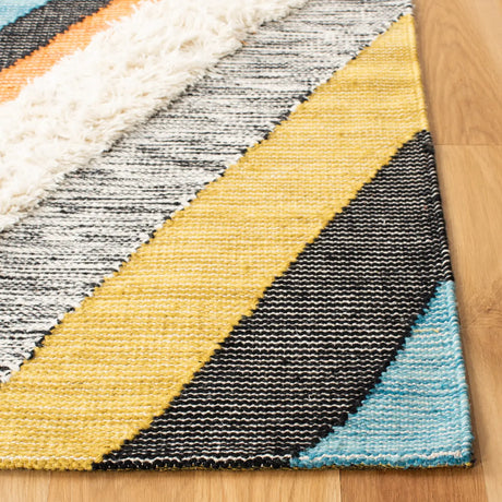 Safavieh Kenya 4'-0" x 6'-0" Rug in Black / Ivory