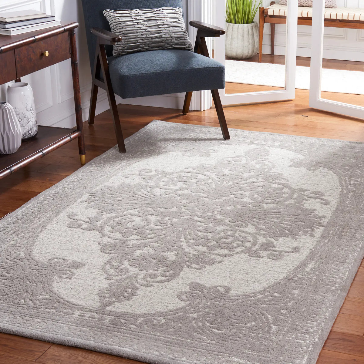 Safavieh Metro 4'-0" x 6'-0" Rug in Dark Grey / Ivory