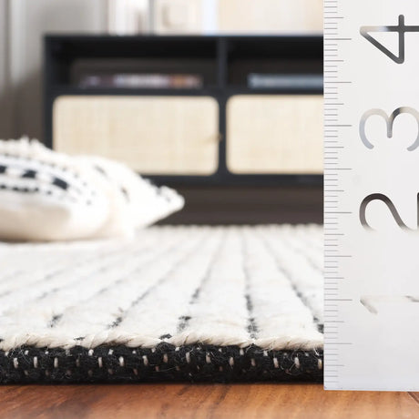 Safavieh Natural Fiber 4'-0" x 6'-0" Rug in Ivory