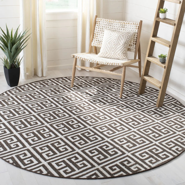 Safavieh Dhurries 7'-0" x 7'-0" Rug in Brown / Ivory