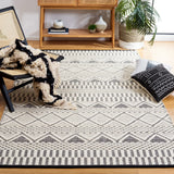 Safavieh Natura 5'-0" x 8'-0" Rug in Ivory / Black