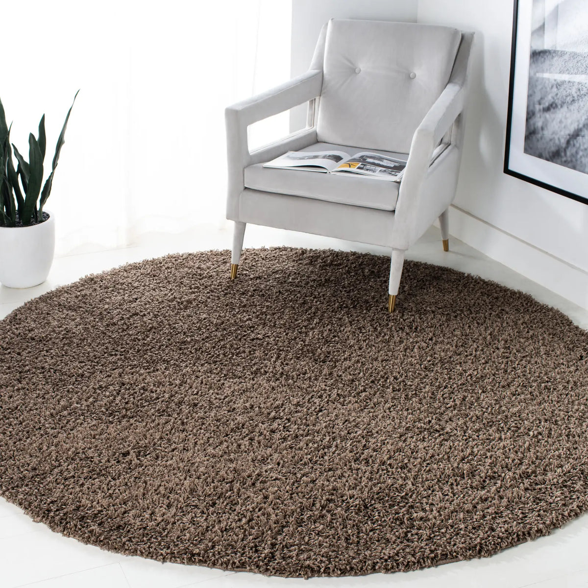 Safavieh Sga-Athens Shag 6'-7" x 6'-7" Rug in Taupe