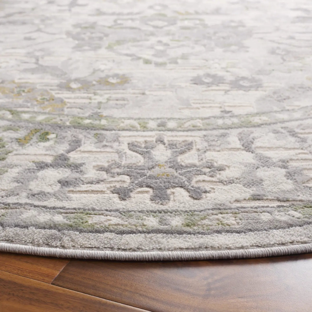 Safavieh Prestige 6'-7" x 6'-7" Rug in Ivory / Grey
