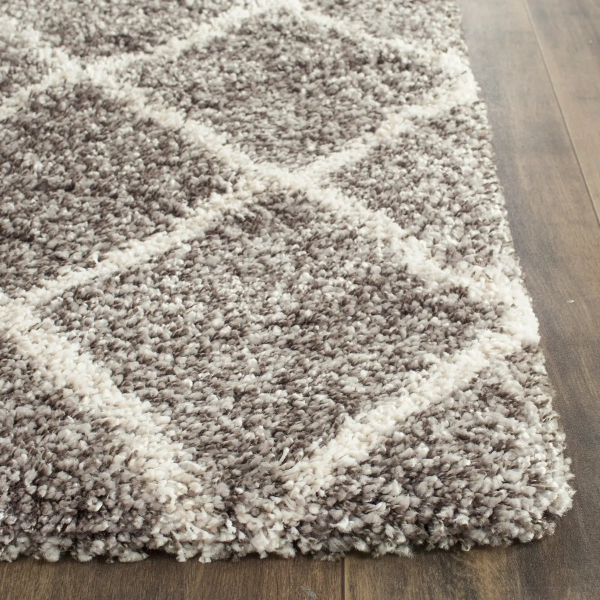 Safavieh Hudson Shag 2'-3" x 10'-0" Rug in Grey / Ivory