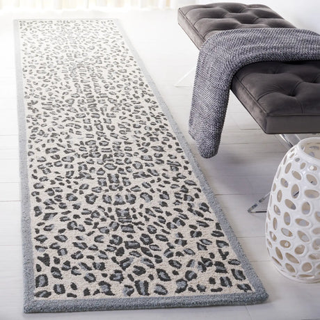 Safavieh Metro 2'-3" x 9'-0" Rug in Grey / Ivory