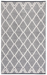 Safavieh Natura 4'-0" x 6'-0" Rug in Black / Ivory