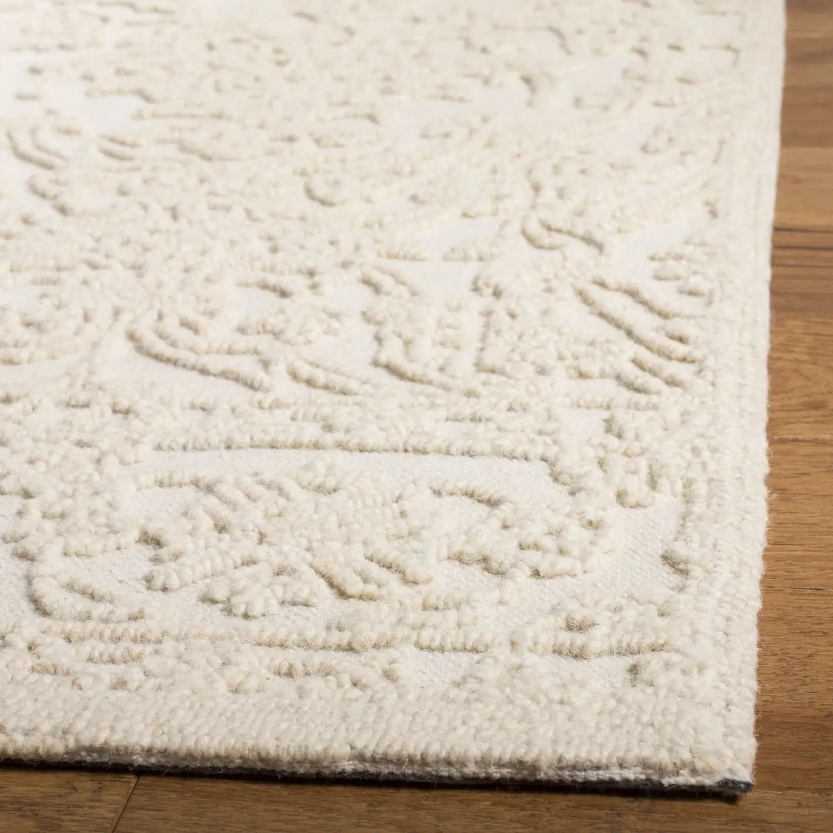 Safavieh Trace 4'-0" x 6'-0" Rug in Ivory