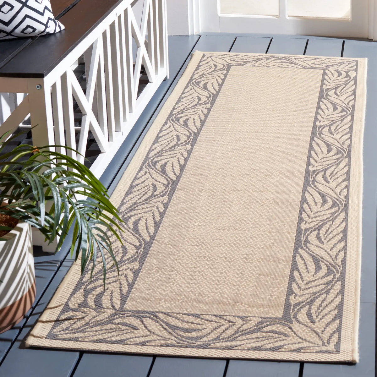 Safavieh Courtyard 2'-3" x 6'-7" Rug in Sand / Grey