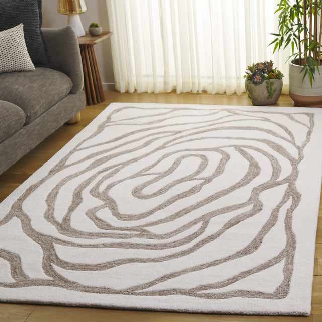 Safavieh Metro 4'-0" x 6'-0" Rug in Ivory / Grey