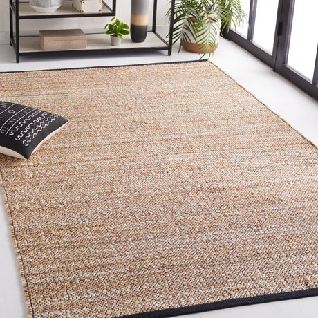 Safavieh Natural Fiber 4'-0" x 6'-0" Rug in Natural / Black