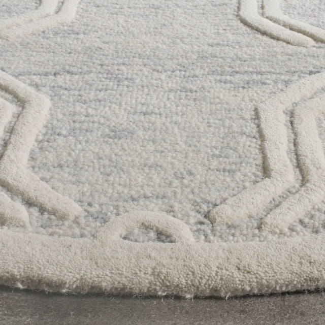 Safavieh Cambridge 6'-0" x 6'-0" Rug in Light Grey / Ivory