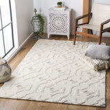 Safavieh Casablanca 4'-0" x 6'-0" Rug in Ivory