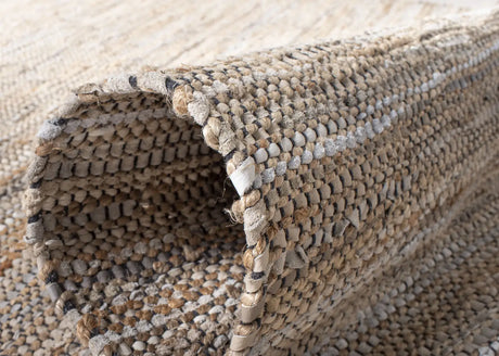 Safavieh Vintage Leather 4'-0" x 6'-0" Rug in Beige