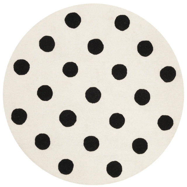 Safavieh Safavieh Kids 5'-0" x 5'-0" Rug in Ivory / Black