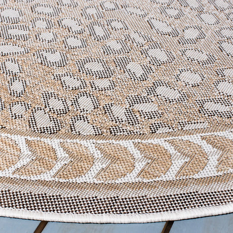 Safavieh Courtyard 5'-3" x 5'-3" Rug in Beige / Gold