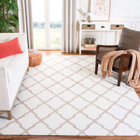 Safavieh Dhurries 8'-0" x 10'-0" Rug in Ivory / Camel
