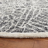 Safavieh Precious 6'-0" x 6'-0" Rug in Black / Ivory