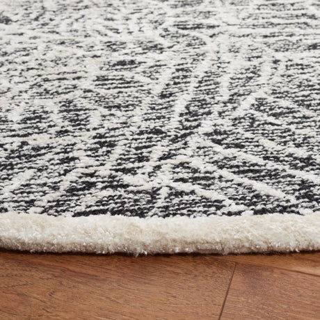Safavieh Precious 6'-0" x 6'-0" Rug in Black / Ivory