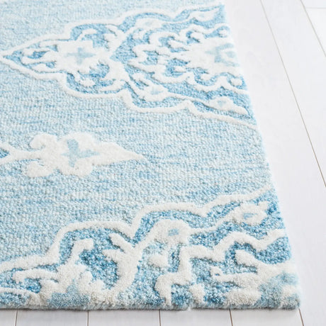 Safavieh Ebony 4'-0" x 6'-0" Rug in Ivory / Light Blue