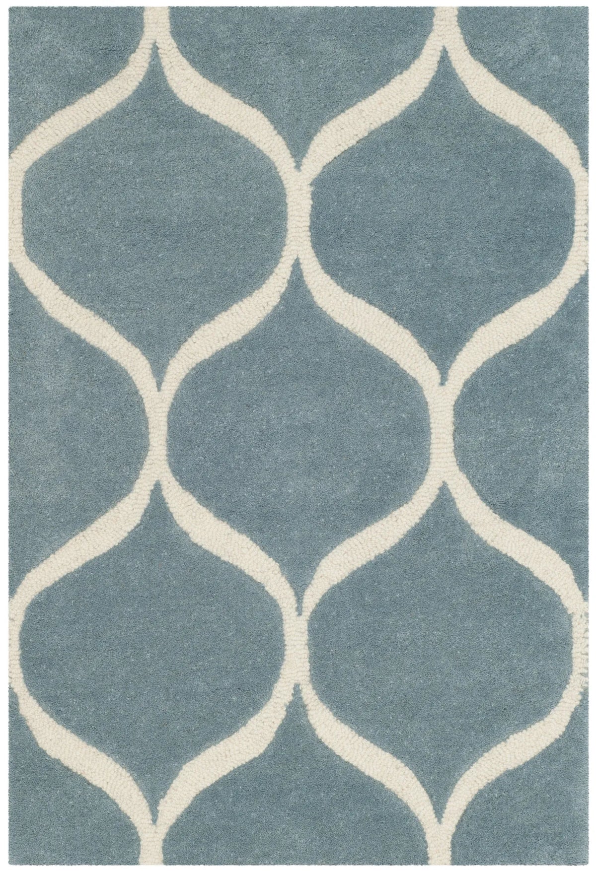 Safavieh Cambridge 2'-0" x 3'-0" Rug in Light Blue / Ivory