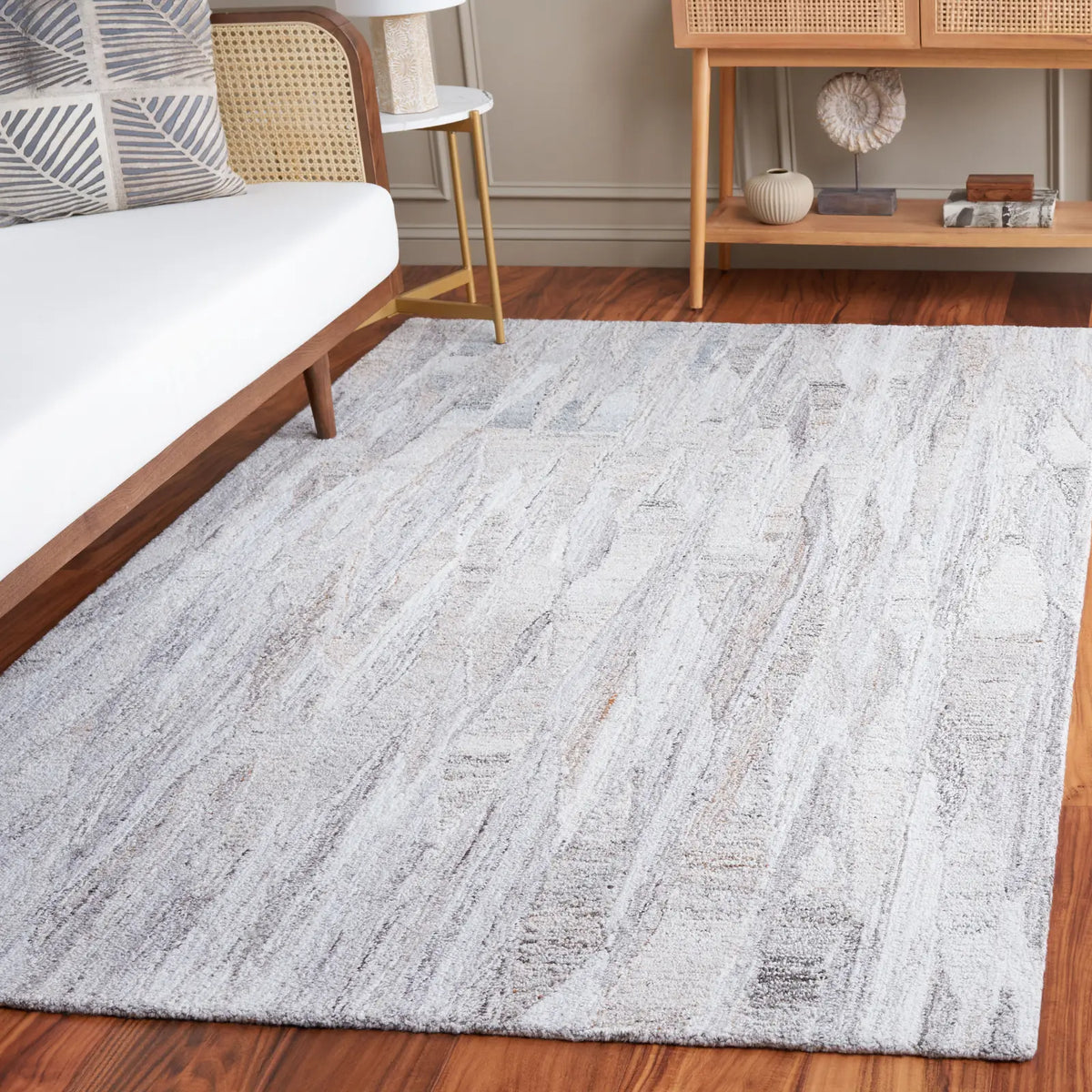 Safavieh Abstract 4'-0" x 6'-0" Rug in Beige / Brown