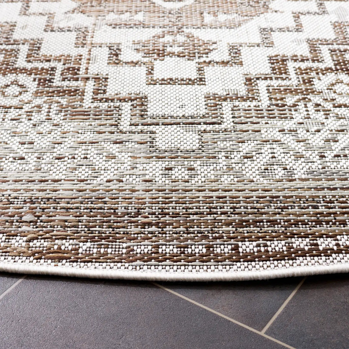 Safavieh Havana 6'-7" x 6'-7" Rug in Light Brown / Ivory