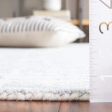 Safavieh Ebony 4'-0" x 6'-0" Rug in Ivory / Light Blue