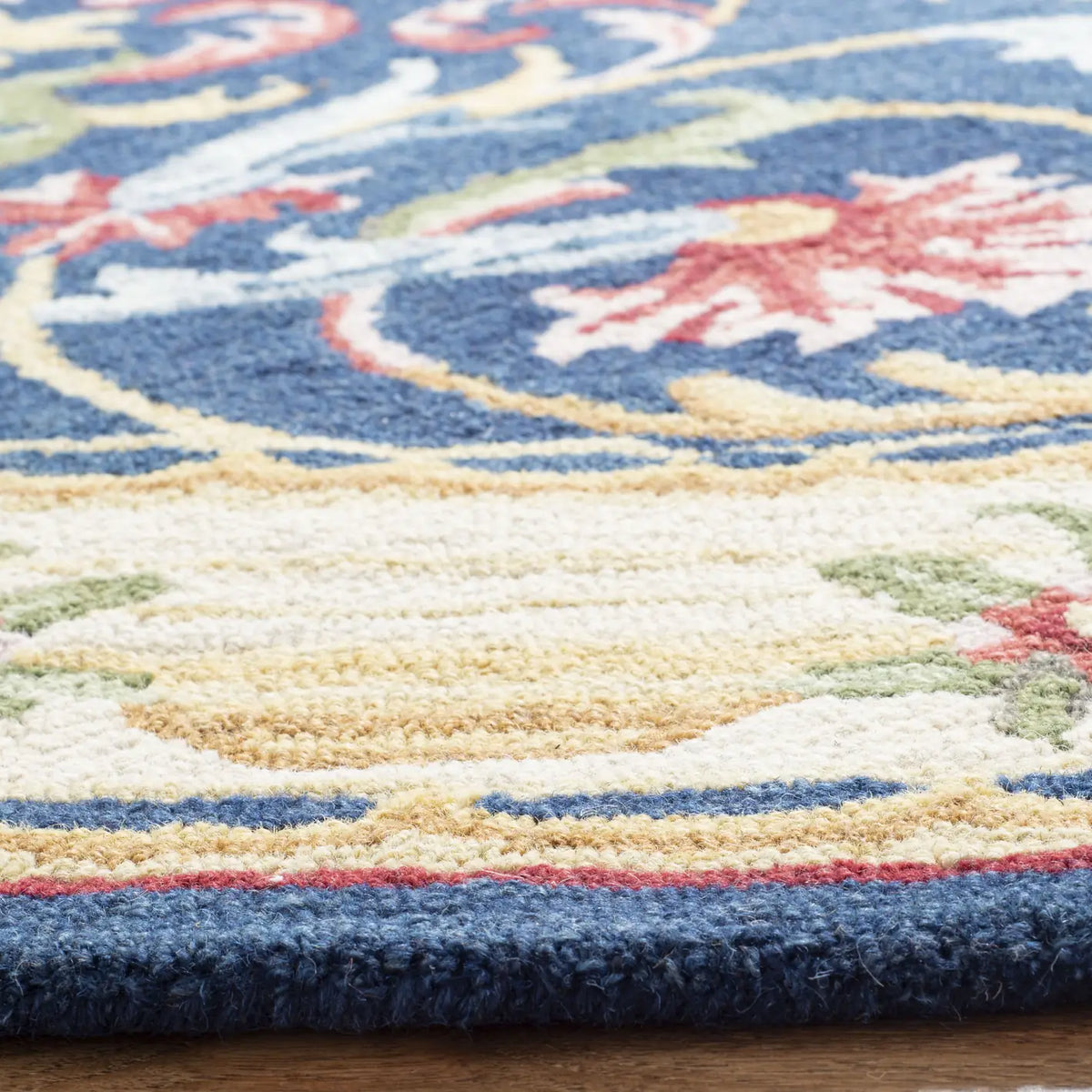 Safavieh Heritage 6'-0" x 6'-0" Rug in Navy / Ivory