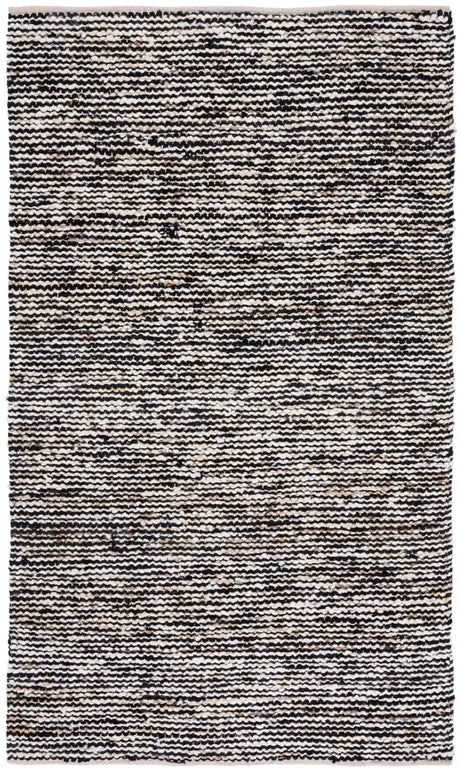 Safavieh Natura 4'-0" x 6'-0" Rug in Black / Ivory