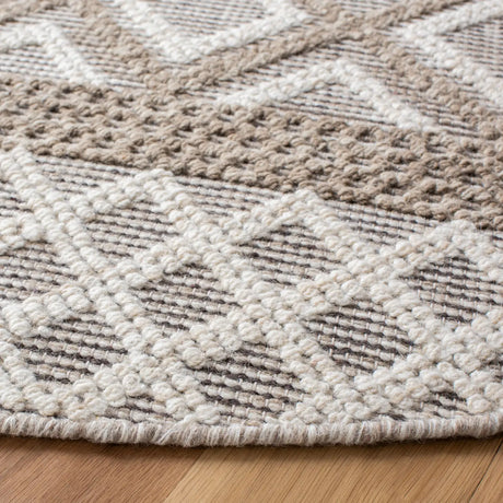 Safavieh Vermont 6'-0" x 6'-0" Rug in Ivory / Grey
