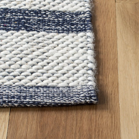 Safavieh Striped Kilim 4'-0" x 6'-0" Rug in Navy / Ivory