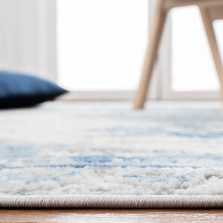 Safavieh Shivan 100 4'-0" x 6'-0" Rug in Ivory / Blue