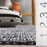 Safavieh Montauk 4'-0" x 6'-0" Rug in Black