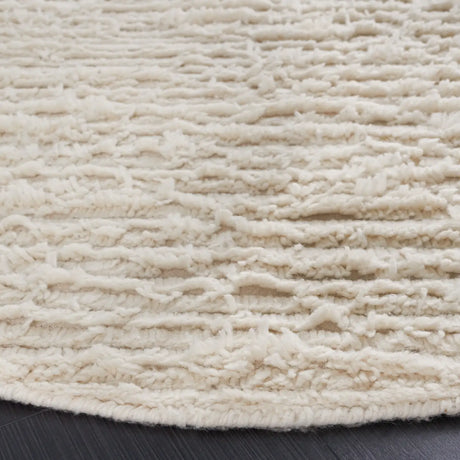 Safavieh Casablanca 6'-0" x 6'-0" Rug in Ivory