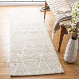 Safavieh Marbella 2'-3" x 8'-0" Rug in Ivory